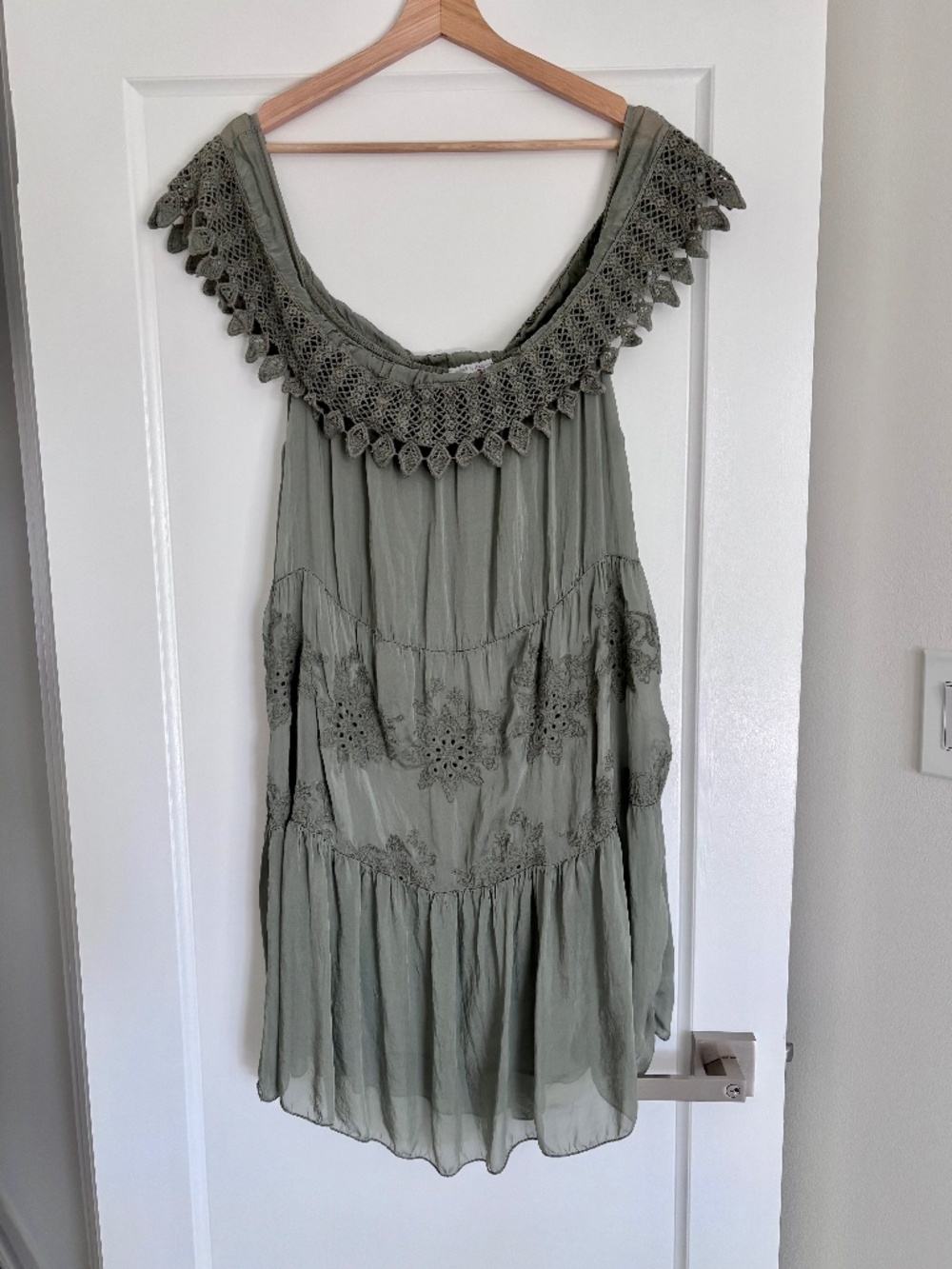 Made in Italy Silk Blend Off Shoulder Tiered Crochet Lace Green Women’s Dress